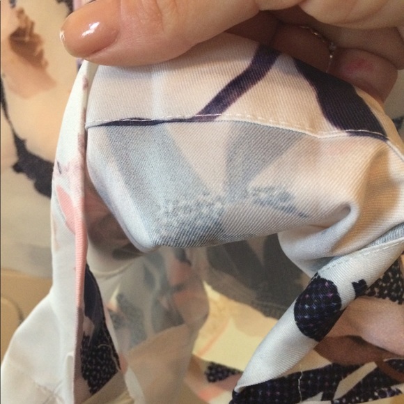 💐Showpo belted floral romper - Picture 3 of 8